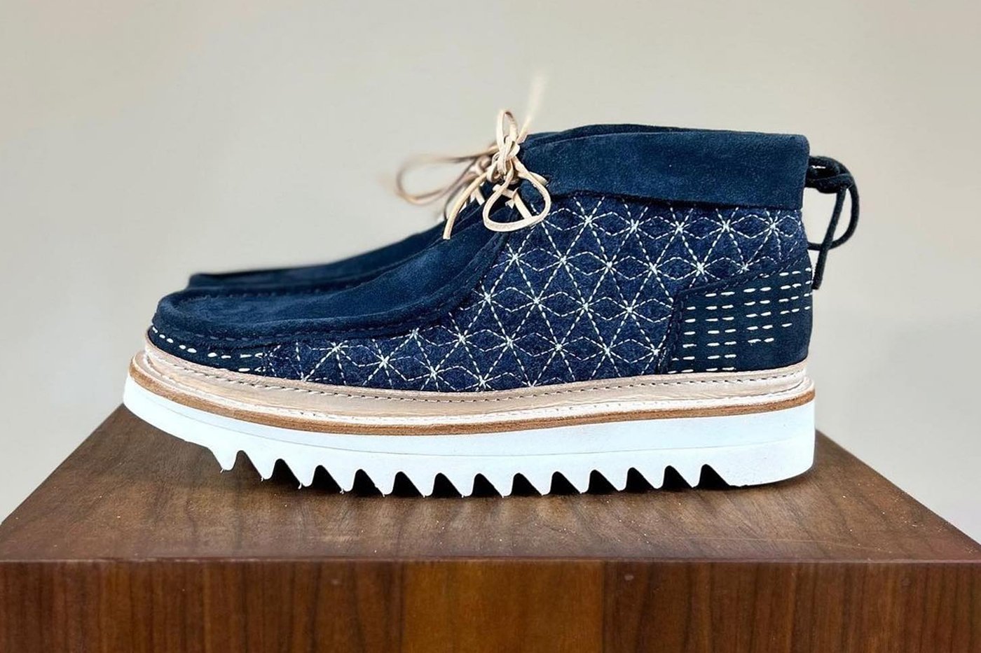 clarks-wallabee-sashiko-navy-shop-goods-and-services-custom-info-001