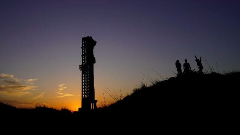 spacex-s-starship-ready-for-launch-in-boca-chica-1-6358283-1681726425558
